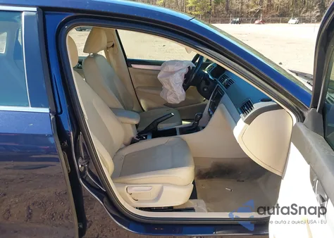 2012 Volkswagen Passat 2.5L Se z USA, uszkodzony, nr VIN 1VWBH7A37CC069349